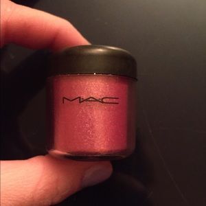 Mac pigment