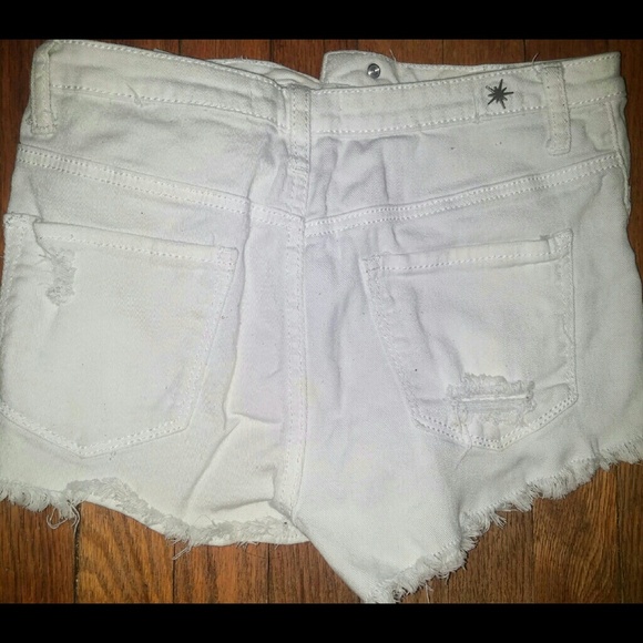White high wasted shorts - Picture 2 of 3