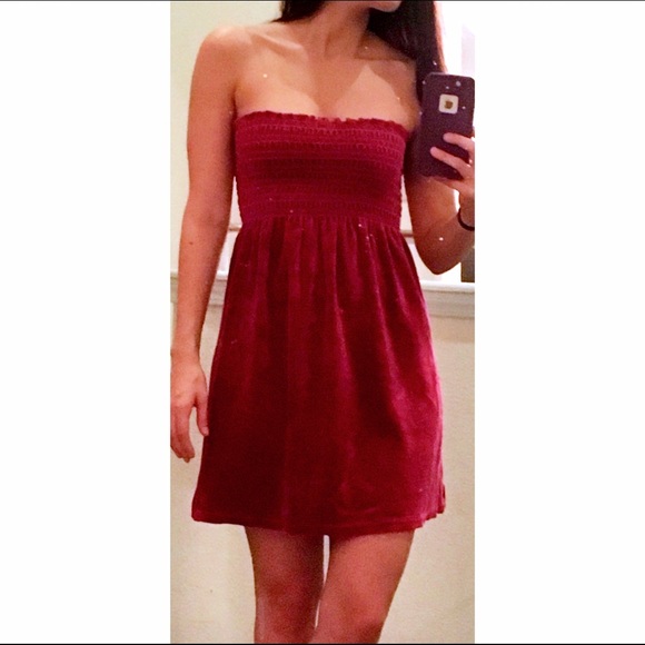 Juicy couture velour strapless dress.