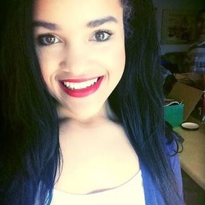 Meet your Posher, Corina