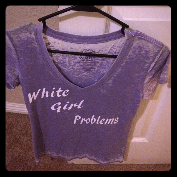 Small lavender short sleeve vneck