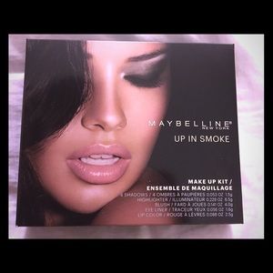 Maybelline Up In Smoke Make Up Kit