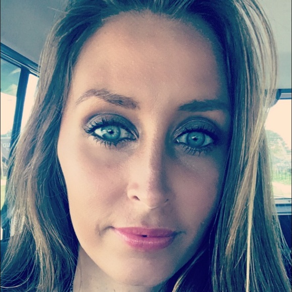 Meet your Posher, Danica - Picture 2 of 2