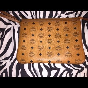 MCM pouch 😎