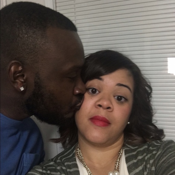 Meet your Posher, Selena - Picture 2 of 4