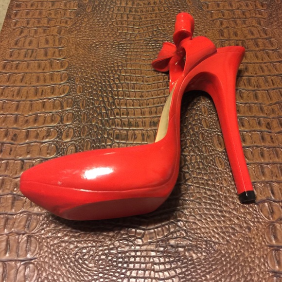 Red High Heel Wine Holder with Bow - Ceramic - Picture 2 of 4