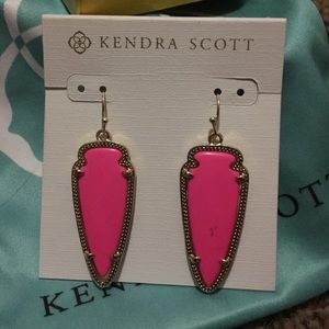 NEON pink Kendra Scott Sky earrings! RARE
