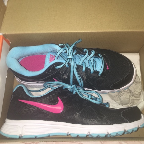 Nike Revolution 2 size 6.5