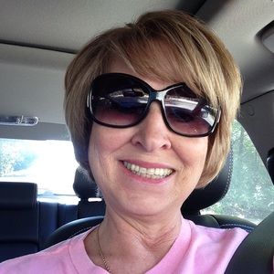 Meet your Posher, Deborah