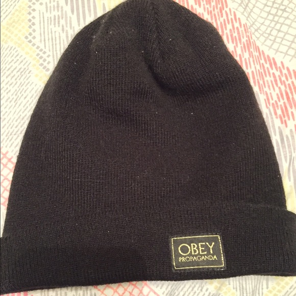 SOLD.  OBEY black beanie - Picture 1 of 3