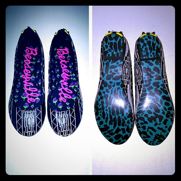 Tribal spiked flats