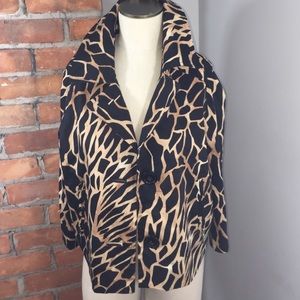 Stylish Blazer with an Abstract Print