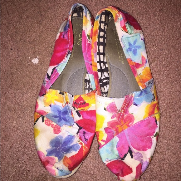 Floral print TOMS