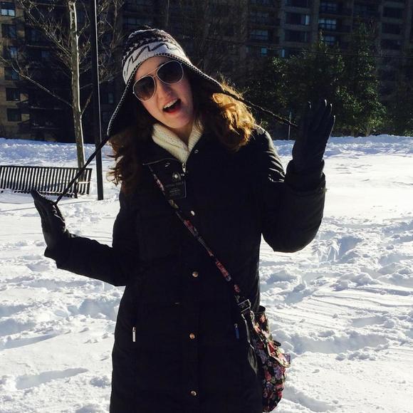 Meet your Posher, Jessica - Picture 1 of 1