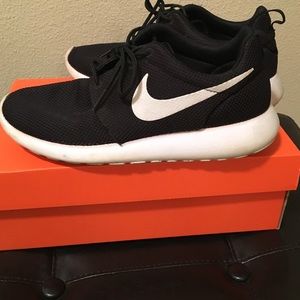 BUNDLE Nike shoes