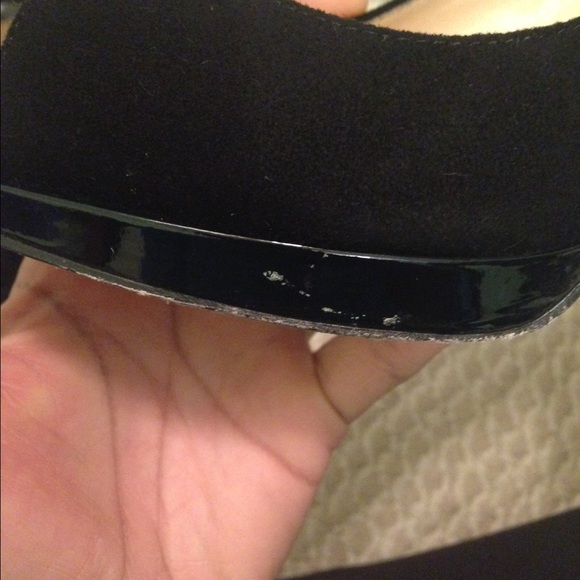 Patent leather and suede open toe pump - Picture 3 of 4