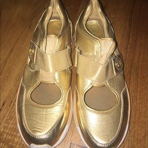 Michael Kora Gold Metallic sneakers