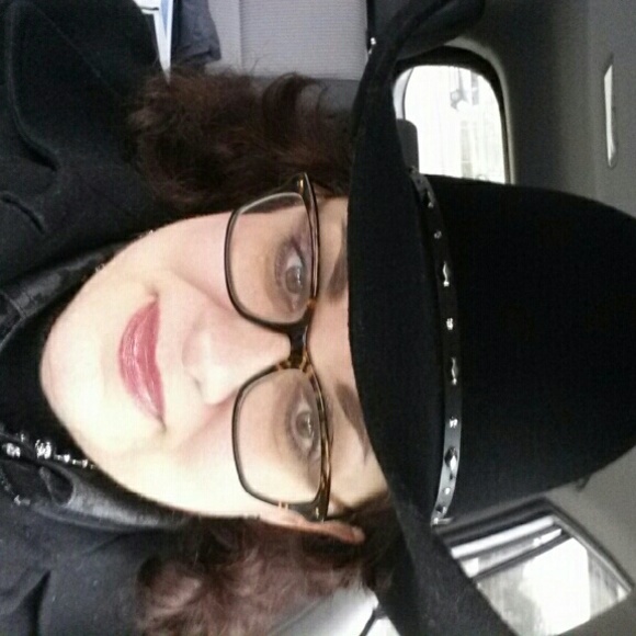 Meet your Posher, Teresa