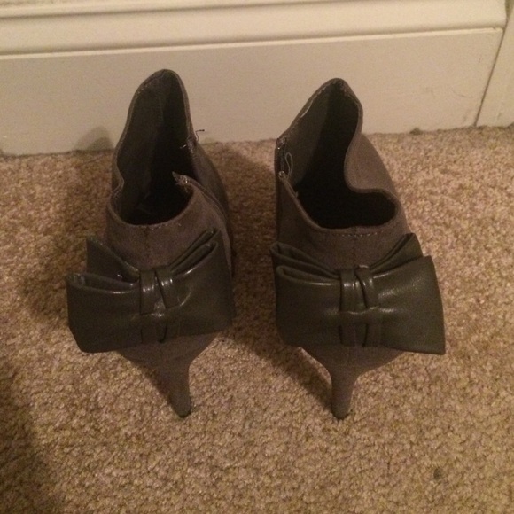 Justfab grey booties, never worn - Picture 2 of 4
