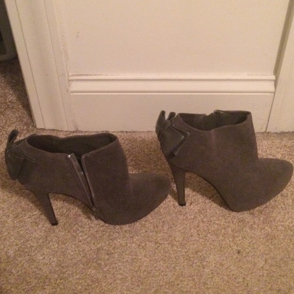 Justfab grey booties, never worn - Picture 3 of 4