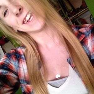 Meet your Posher, Alyssa