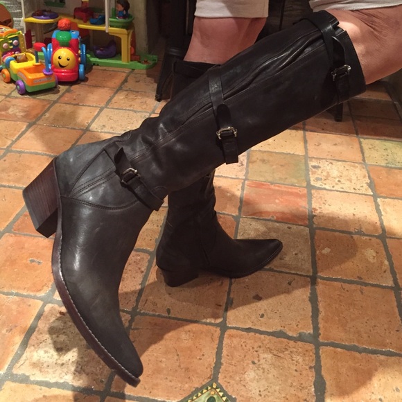 Gorgeous pointed toe ermanno scervino italian boot