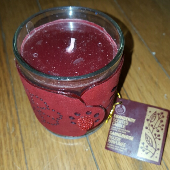 The Body Shop Cranberry Scented Candle