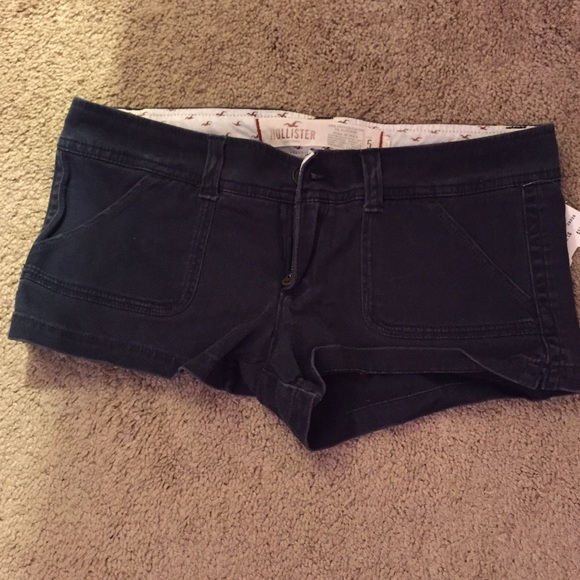 Hollister shorts size 5!