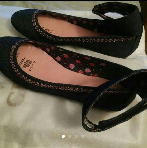Andreas girl's flat shoes