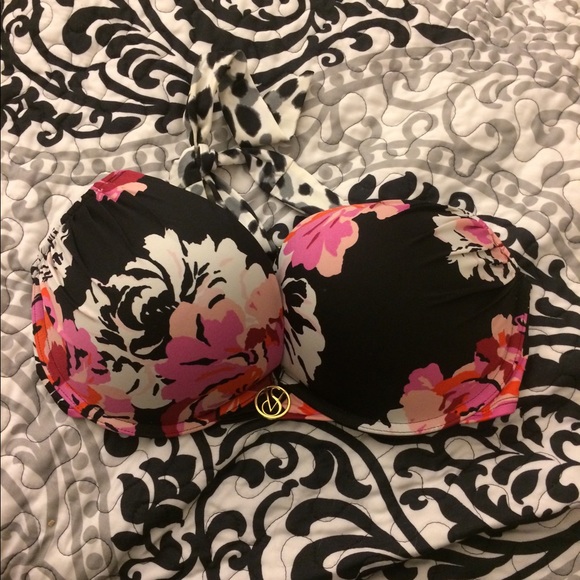 Victoria secrets bikini top