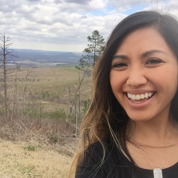 Meet your Posher, Linh - Picture 2 of 2