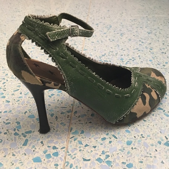 Y2K Camo Mary Janes - Picture 3 of 4