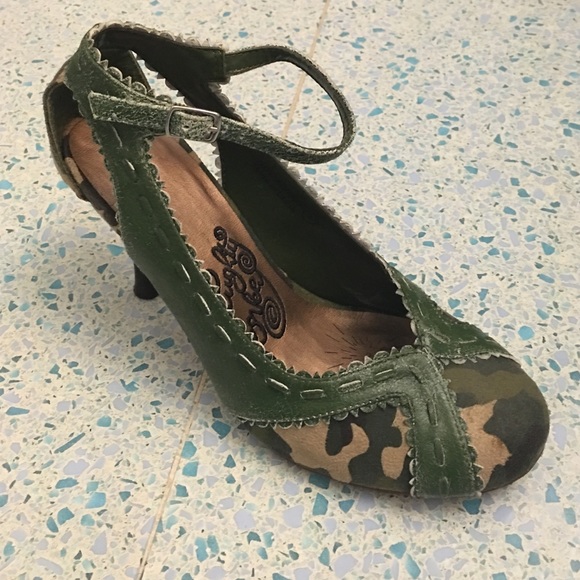 Y2K Camo Mary Janes - Picture 4 of 4