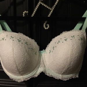 Victoria secret bra size 38DDD