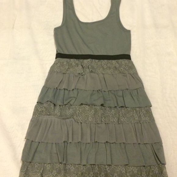 Gray Ruffled Dress - Picture 4 of 4