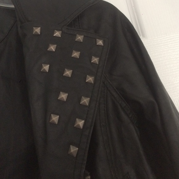 Leather jacket - Picture 2 of 3