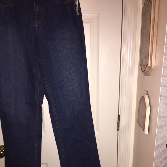Boot leg jeans by Talbots Size 2 Long - Picture 2 of 4