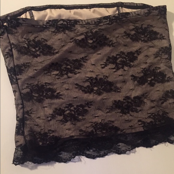 Sexy laced tube top 💋 - Picture 2 of 3