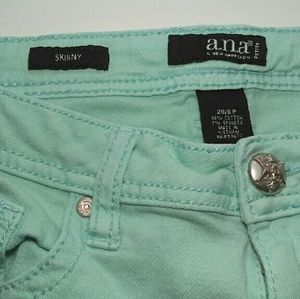 ana Skinny Jeans