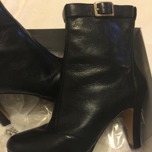 Classy black ankle boots