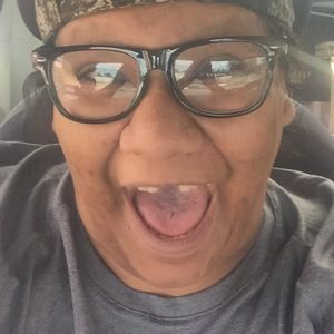 Meet your Posher, Myra