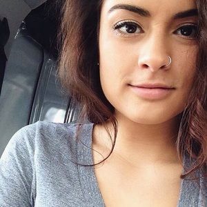 Meet your Posher, Amelia