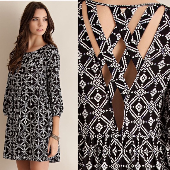 🔴SOLD🔴 Geometric Criss Cross Strap Dress - Picture 2 of 4