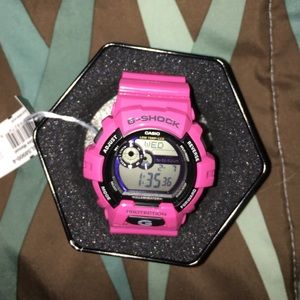 pink g - shock PRICE NEGOTIABLE