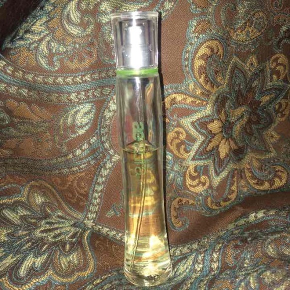 AE Aura Perfume