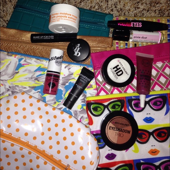 Make up bags and samples
