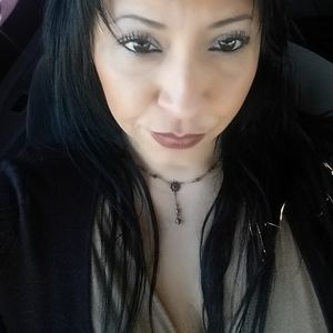 Meet your Posher, Mireya