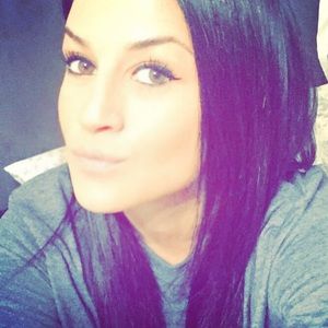 Meet your Posher, Aline