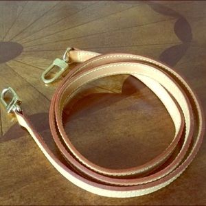 Louis Vuitton long strap for medium cross body bag