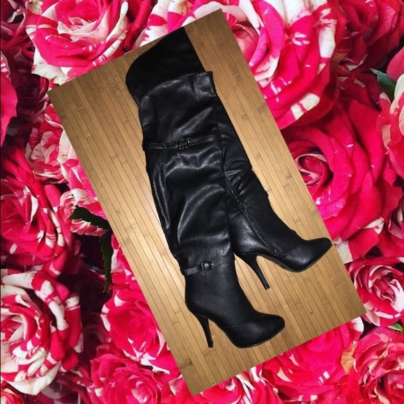 Women Black boots